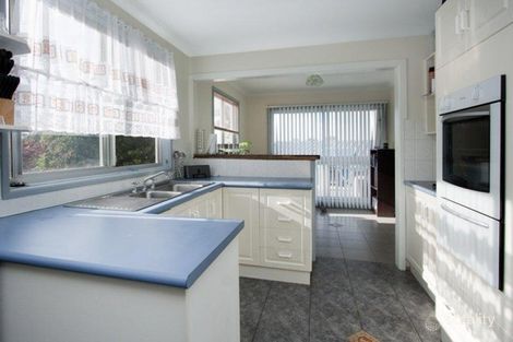 Property photo of 2 Emery Close Bomaderry NSW 2541