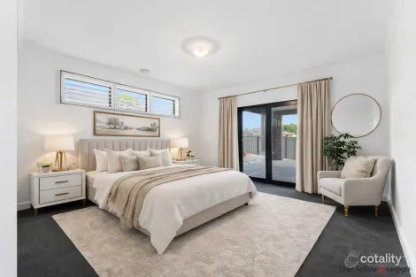 Property photo of 2 Waterside Drive Pakenham VIC 3810