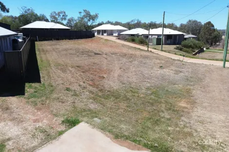 99 TOOWOOMBA RD, OAKEY, QLD 4401