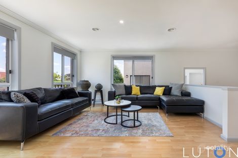 Property photo of 2 Binaburra Place Karabar NSW 2620