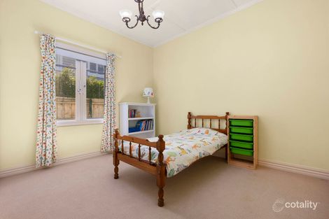Property photo of 24 Alpine Grove Pascoe Vale VIC 3044