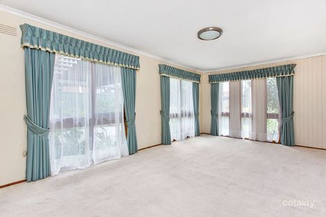 Property photo of 17 Strathmore Crescent Hoppers Crossing VIC 3029