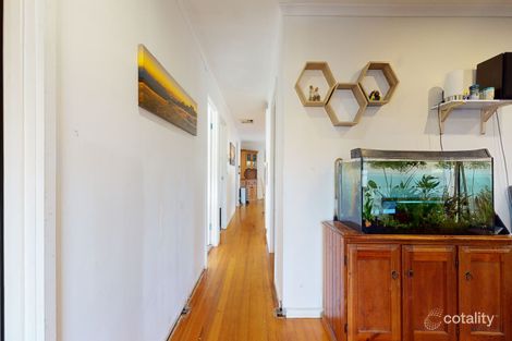 Property photo of 16 McCrohan Court West Wodonga VIC 3690