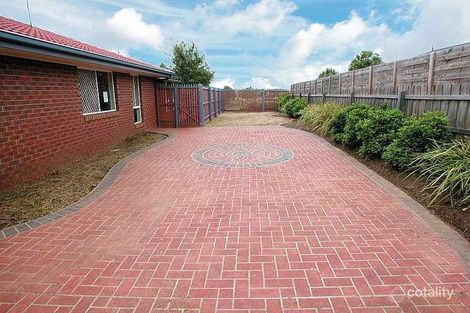 Property photo of 3 Mahlan Close Hillside VIC 3037