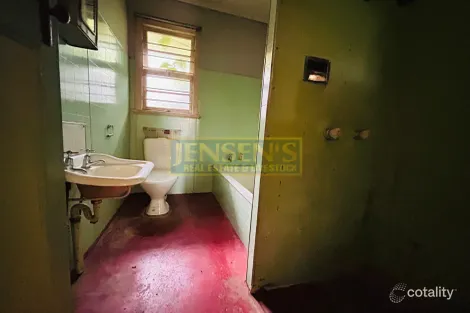 Property photo of 4 Bridge Street Richmond Hill QLD 4820