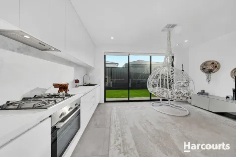 Property photo of 5 Boronia Way Mickleham VIC 3064