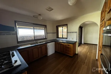 Property photo of 5 Tavel Close Traralgon VIC 3844