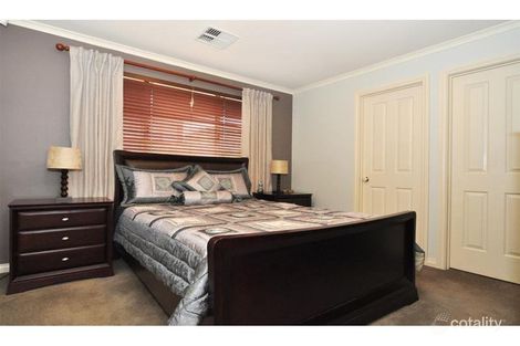 Property photo of 17 The Circuit Findon SA 5023