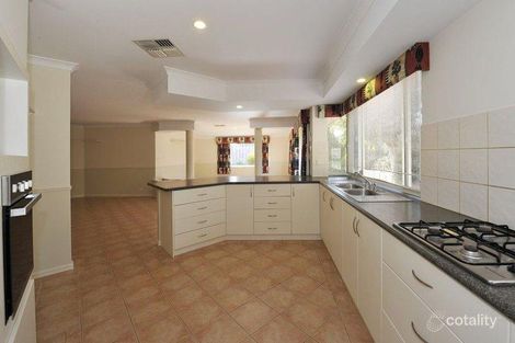 14 Malibu Pnt, Halls Head, WA 6210