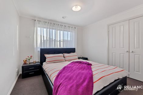 Property photo of 2/12 Muirhead Crescent Werribee VIC 3030
