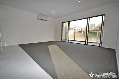 Property photo of 2 Lithgow Way Mooroolbark VIC 3138