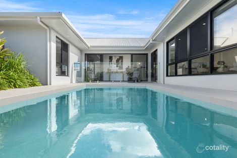 Property photo of 9 Avalon Point Clifton Beach QLD 4879