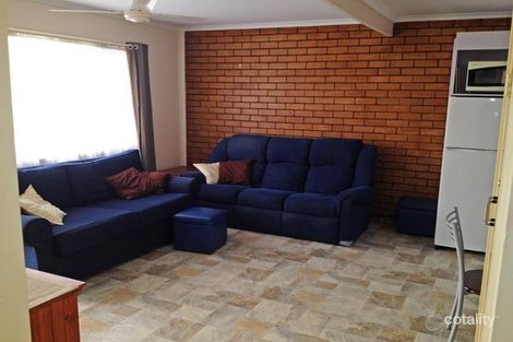 Property photo of 2/6 Esplanade Golden Beach QLD 4551