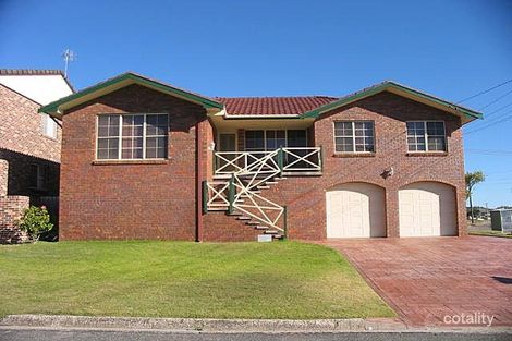 1 Wyuna Ave, The Entrance North, NSW 2261