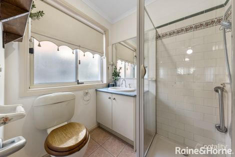 Property photo of 4 Lynch Place Roxburgh Park VIC 3064