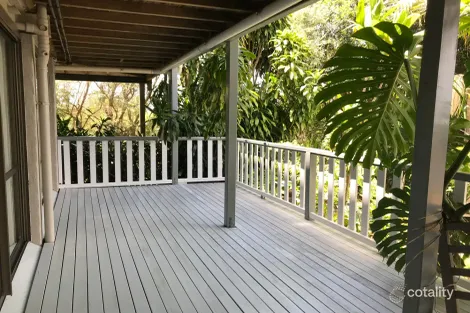 Property photo of 10 Satinash Crescent Bangalow NSW 2479