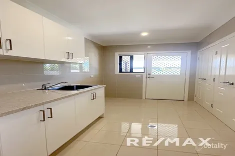 Property photo of 5 Clunies Ross Crescent Lloyd NSW 2650