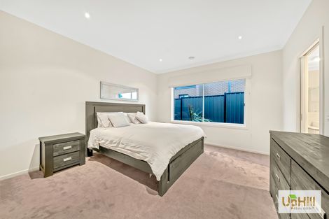 Property photo of 3 Shire Walk Clyde North VIC 3978
