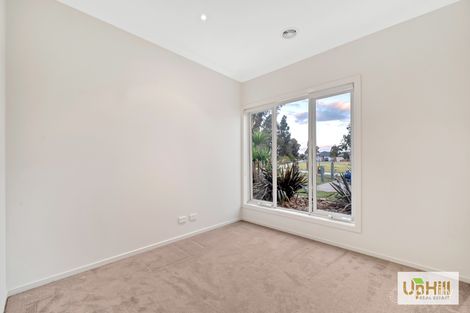 Property photo of 3 Shire Walk Clyde North VIC 3978