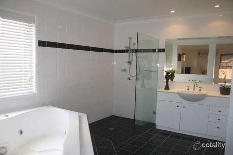 Property photo of 3 Watergum Parade Molendinar QLD 4214