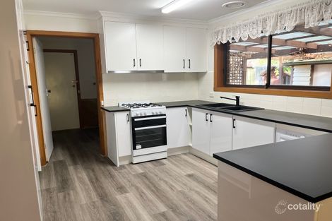 Property photo of 30 Strickland Avenue Mill Park VIC 3082