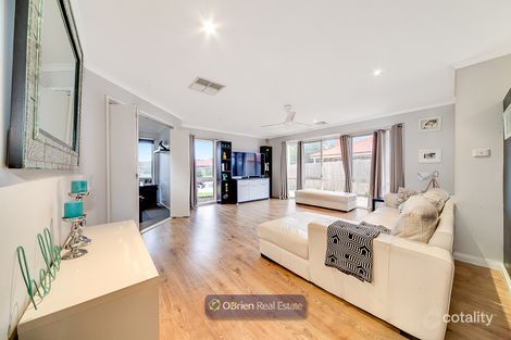 Property photo of 8 Rachel Drive Cranbourne North VIC 3977