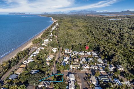 Property photo of 32 Lagoon Crescent Saunders Beach QLD 4818