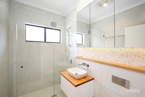 Property photo of 35 Ocean View Drive Wamberal NSW 2260