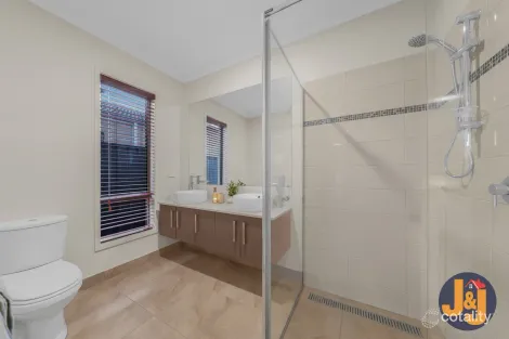 Property photo of 14 Flannery Street Craigieburn VIC 3064