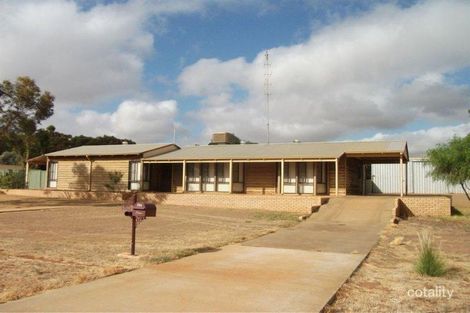 8 Watson Pl, Dongara, WA 6525