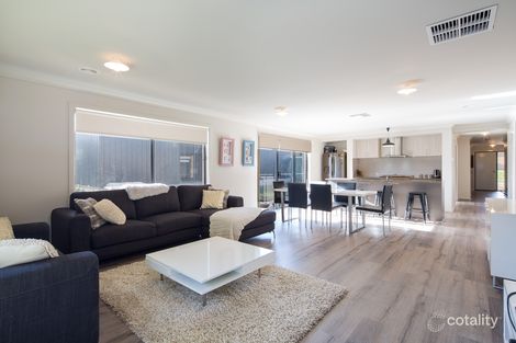 Property photo of 8 Moneill Close Brown Hill VIC 3350