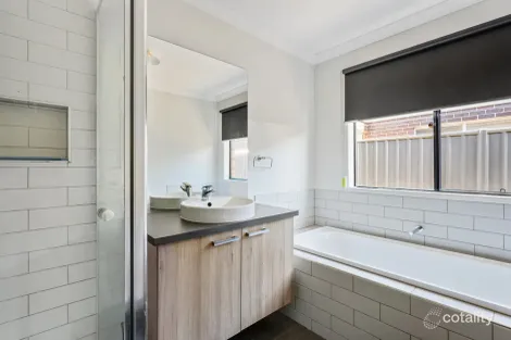 Property photo of 11 Waverley Road Epsom VIC 3551