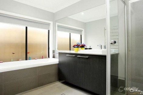 Property photo of 127 Stonecutters Drive Colebee NSW 2761