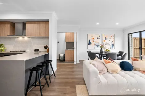 Property photo of 6 Riven Way Clyde North VIC 3978