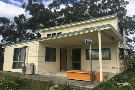 4 Oakvale Dr, Salt Ash, NSW 2318