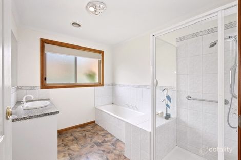 Property photo of 3 Chelsea Place Alfredton VIC 3350