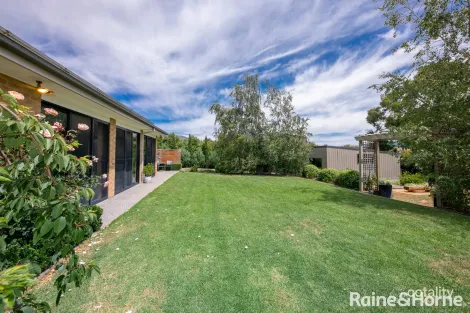 Property photo of 7 Charters Avenue Gisborne VIC 3437