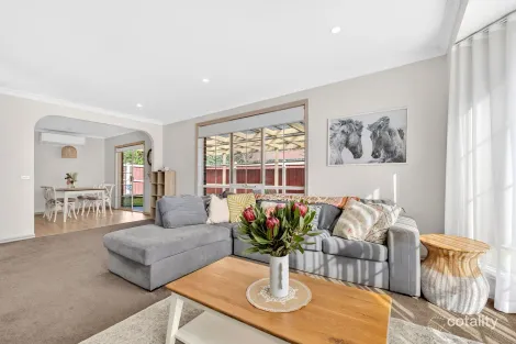 2 Cinerea Gld, Langwarrin, VIC 3910
