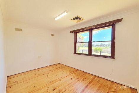 Property photo of 26 Nauru Crescent Lethbridge Park NSW 2770