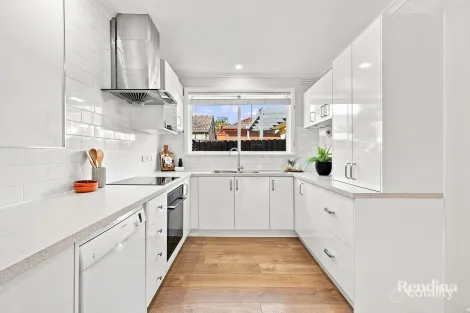 Property photo of 2/22 Ardmillan Road Moonee Ponds VIC 3039