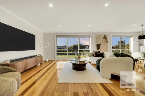 Property photo of 21 Bamford Avenue Westmeadows VIC 3049