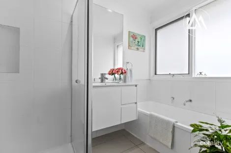 Property photo of 1 Warrock Court Frankston South VIC 3199