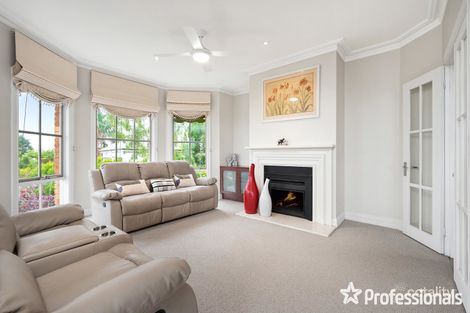Property photo of 8 Hilledge Lane Mooroolbark VIC 3138