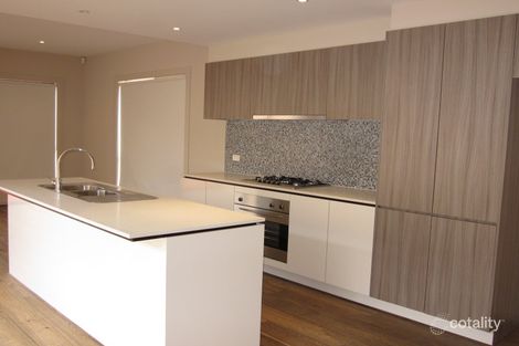 Property photo of 12 Ceratta Crescent Tarneit VIC 3029