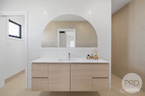 Property photo of 9 Katarah Street Gobbagombalin NSW 2650