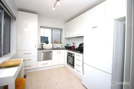 1/376 Marine Pde, Labrador, QLD 4215
