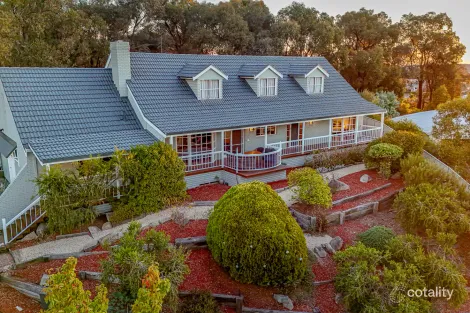 Property photo of 5 Fiona Place Kennington VIC 3550