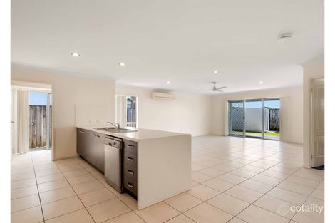 24 Trinity Pde, Blacks Beach, QLD 4740