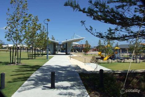 Property photo of 28 Hampshire Drive Jindalee WA 6036