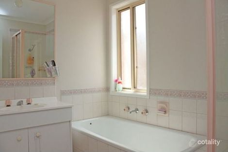 Property photo of 5 Stratus Court Hampton Park VIC 3976